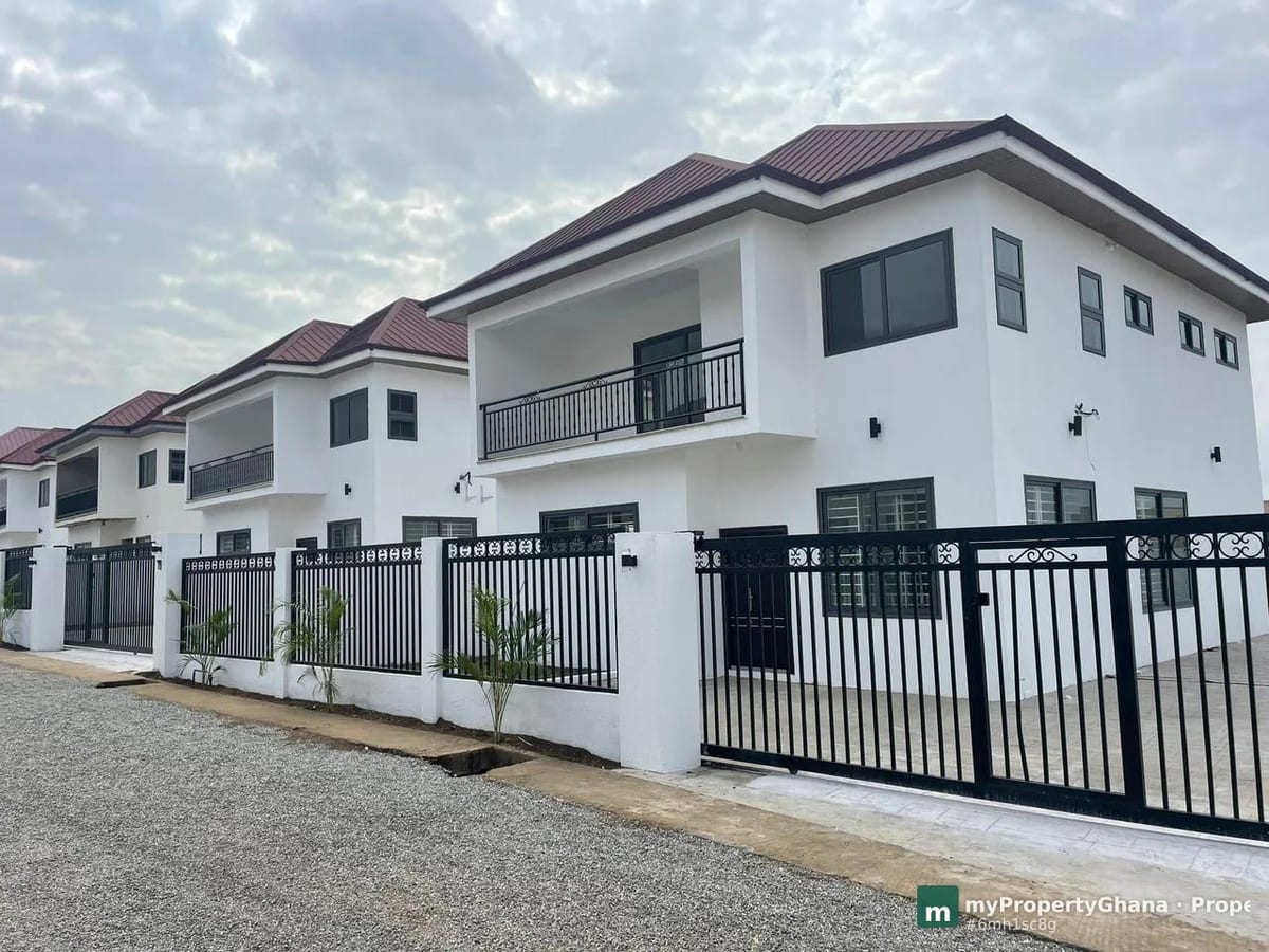 Modern 3 Bedroom Townhouses