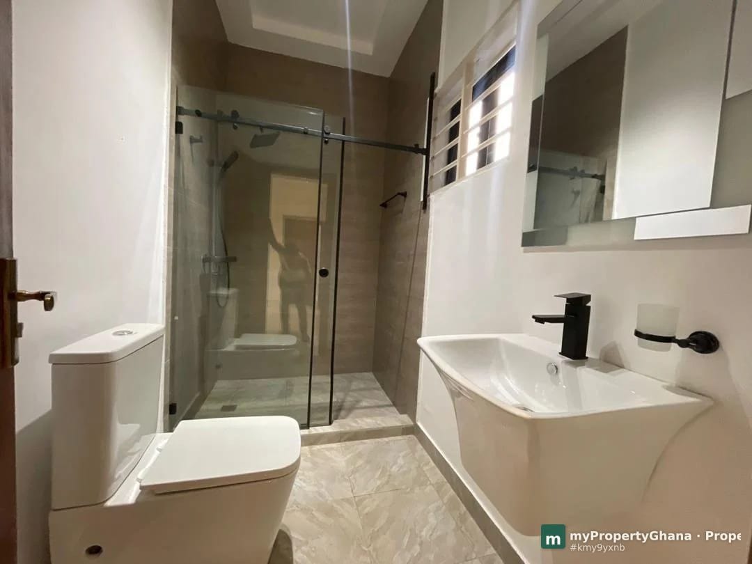 4-bed townhouse with boys quarters in Ayimensah