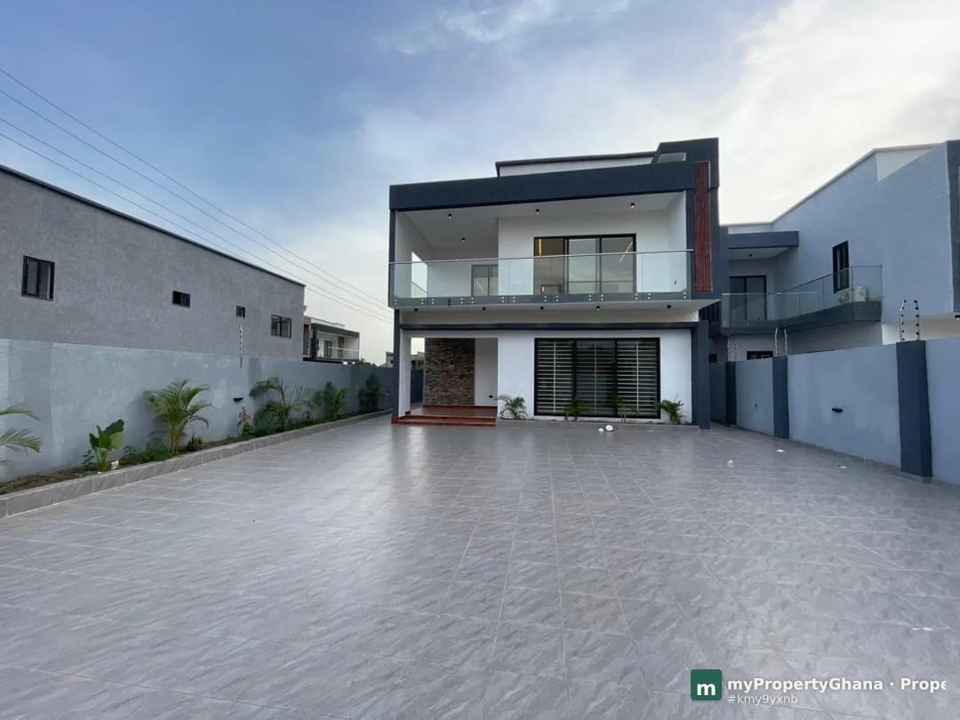 4-bed townhouse with boys quarters in Ayimensah