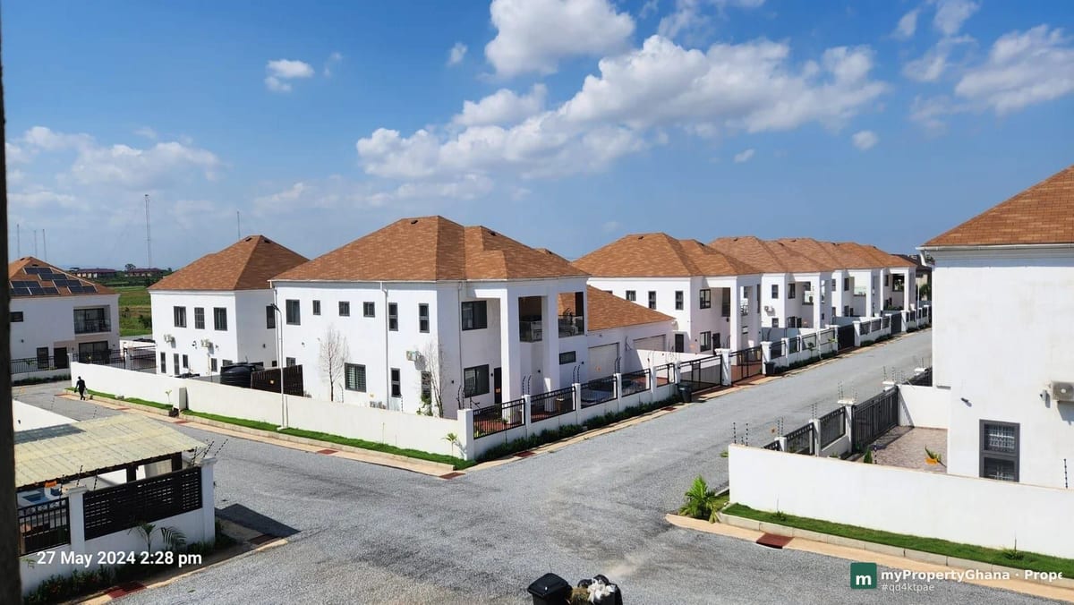  4 Bedroom Mansion 